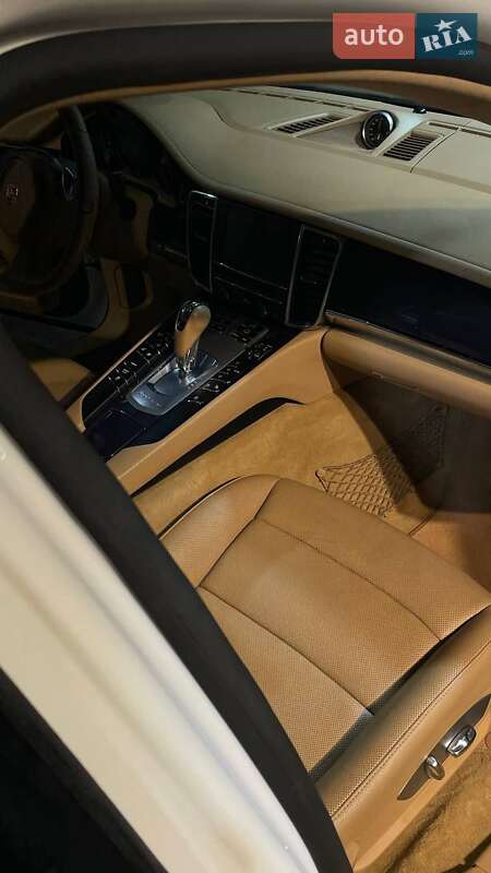 Фастбек Porsche Panamera 2013 в Києві