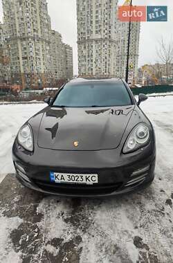 Фастбек Porsche Panamera 2010 в Києві