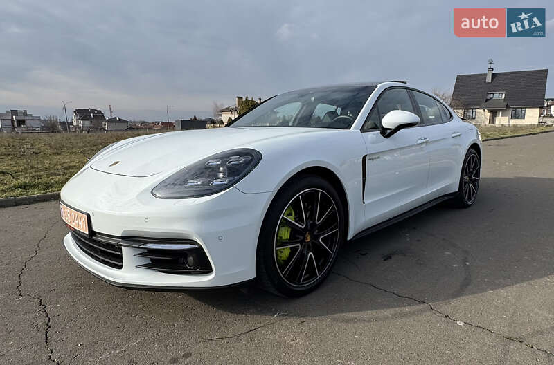 Фастбек Porsche Panamera 2018 в Одесі