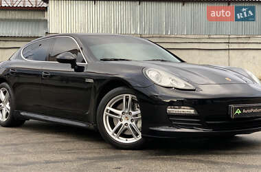 Фастбек Porsche Panamera 2009 в Києві