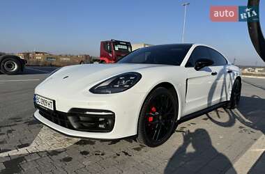 Фастбэк Porsche Panamera 2023 в 