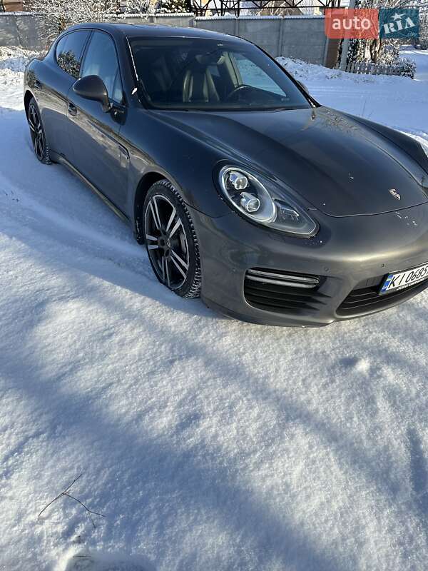 Фастбэк Porsche Panamera 2013 в Ворзеле