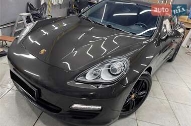 Фастбек Porsche Panamera 2012 в Києві