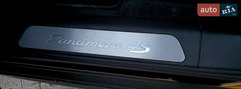 Фастбэк Porsche Panamera 2017 в Киеве фото 24 Фастбэк Porsche Panamera 2017 в Киеве
