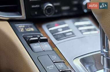 Фастбэк Porsche Panamera 2012 в 