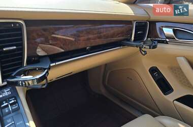 Фастбэк Porsche Panamera 2012 в 