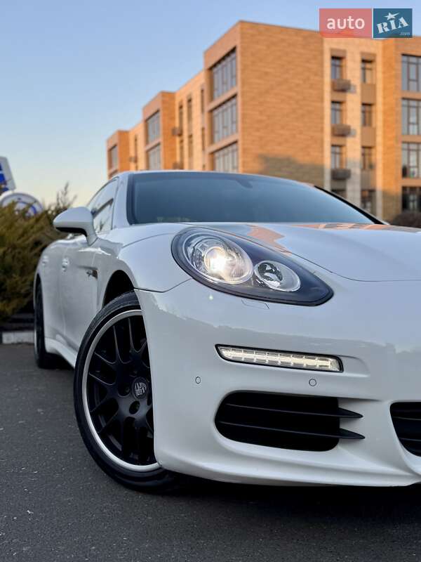 Фастбэк Porsche Panamera 2013 в Одессе фото 34 Фастбэк Porsche Panamera 2013 в Одессе