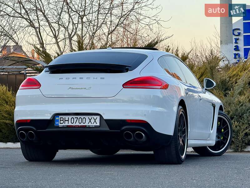 Фастбэк Porsche Panamera 2013 в Одессе фото 42 Фастбэк Porsche Panamera 2013 в Одессе