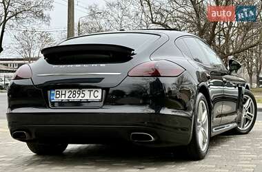 Фастбэк Porsche Panamera 2011 в Одессе