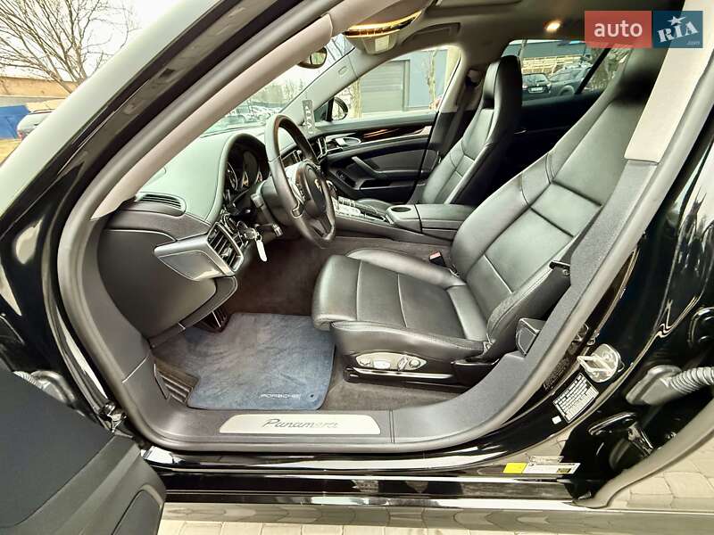 Фастбэк Porsche Panamera 2011 в Одессе