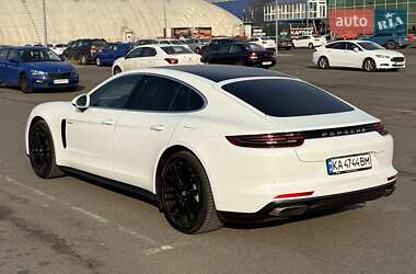 Фастбэк Porsche Panamera 2018 в 
