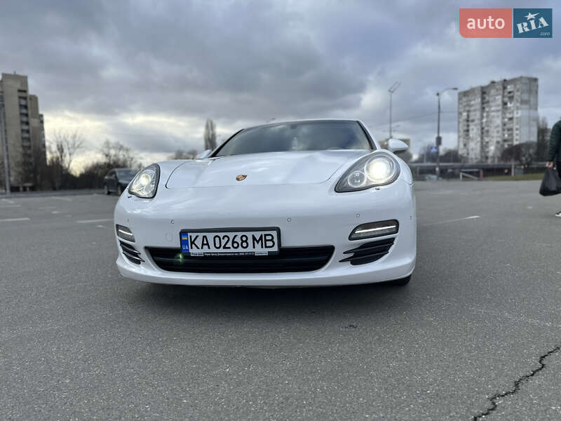 Фастбэк Porsche Panamera 2010 в Киеве
