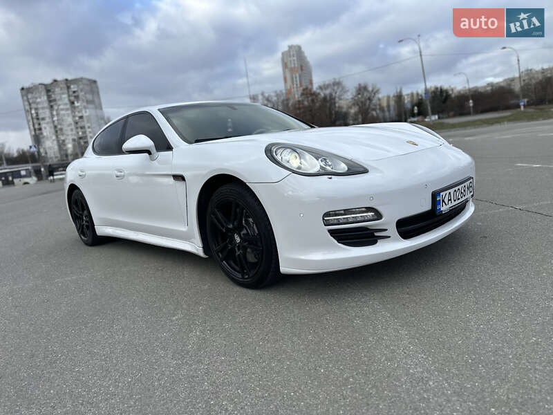 Фастбэк Porsche Panamera 2010 в Киеве