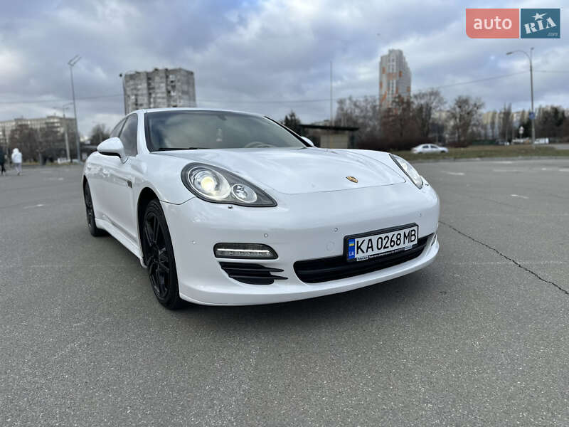Фастбэк Porsche Panamera 2010 в Киеве