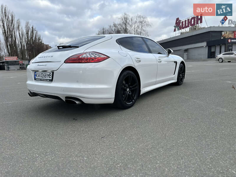 Фастбэк Porsche Panamera 2010 в Киеве