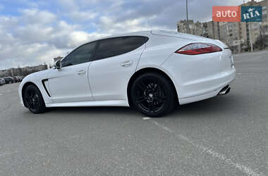 Фастбэк Porsche Panamera 2010 в 