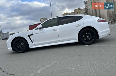 Фастбэк Porsche Panamera 2010 в 