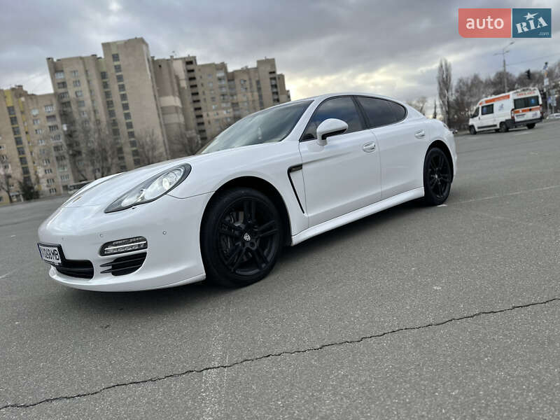 Фастбэк Porsche Panamera 2010 в Киеве