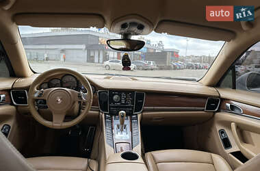 Фастбэк Porsche Panamera 2010 в 