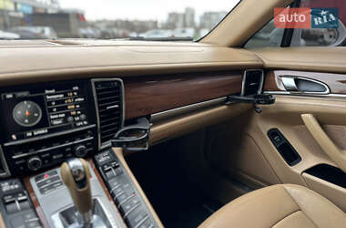 Фастбэк Porsche Panamera 2010 в 