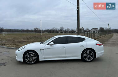 Фастбек Porsche Panamera 2012 в 