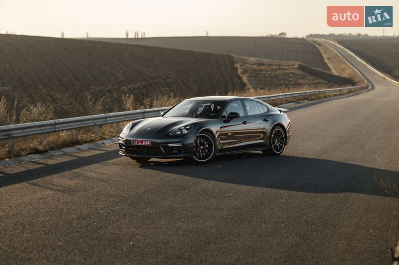 Фастбэк Porsche Panamera 2023 в Ровно