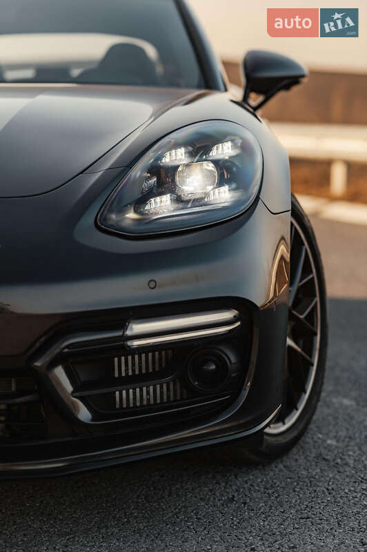 Фастбэк Porsche Panamera 2023 в Ровно