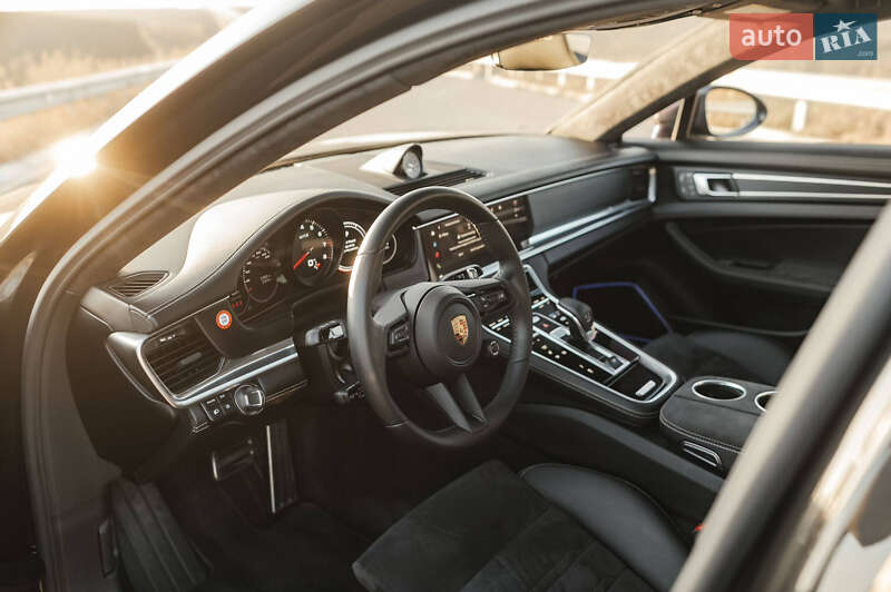 Фастбэк Porsche Panamera 2023 в Ровно