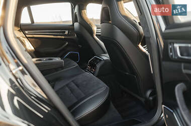 Фастбэк Porsche Panamera 2023 в 