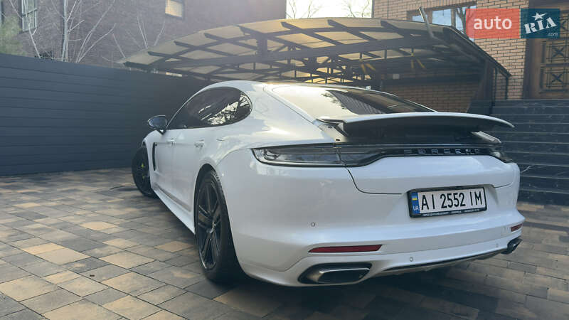 Фастбэк Porsche Panamera 2021 в Ирпене