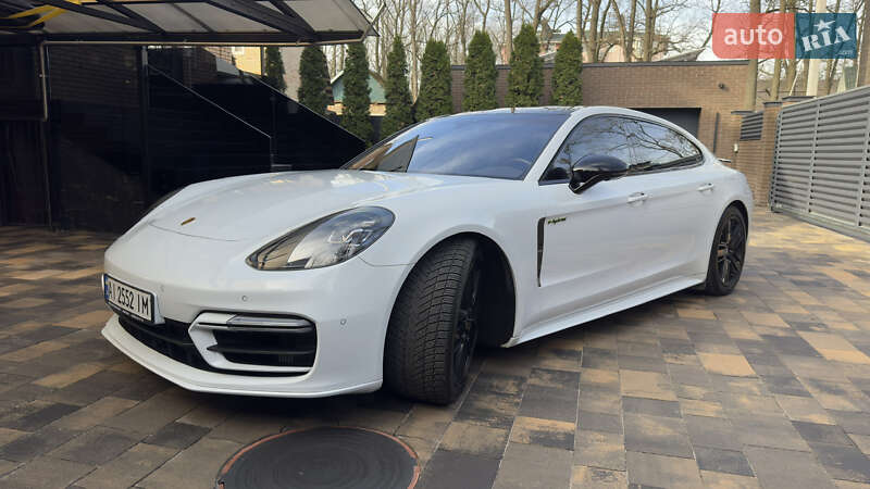Фастбэк Porsche Panamera 2021 в Ирпене