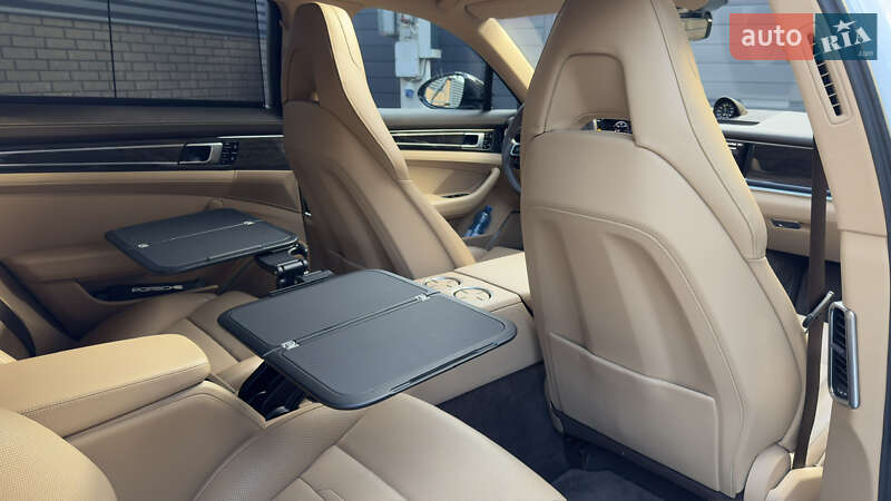 Фастбэк Porsche Panamera 2021 в Ирпене