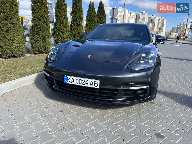 Фастбек Porsche Panamera 2017 в Києві