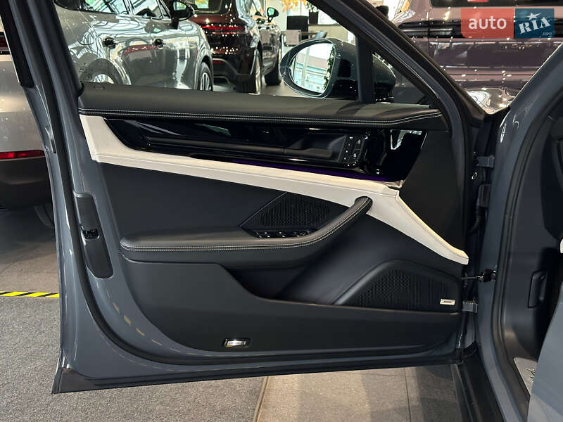 Фастбэк Porsche Panamera 2024 в Одессе
