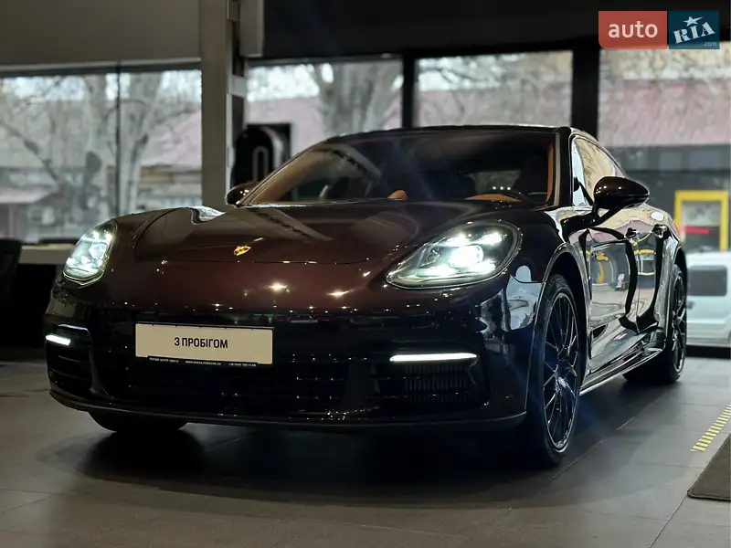 Фастбэк Porsche Panamera 2019 в 