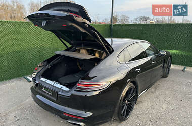 Фастбек Porsche Panamera 2018 в 