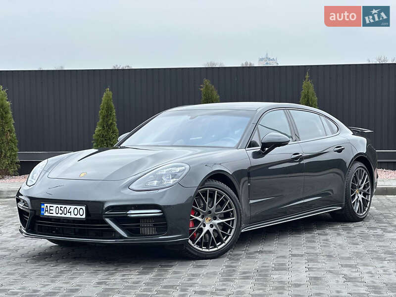 Фастбэк Porsche Panamera 2017 в 