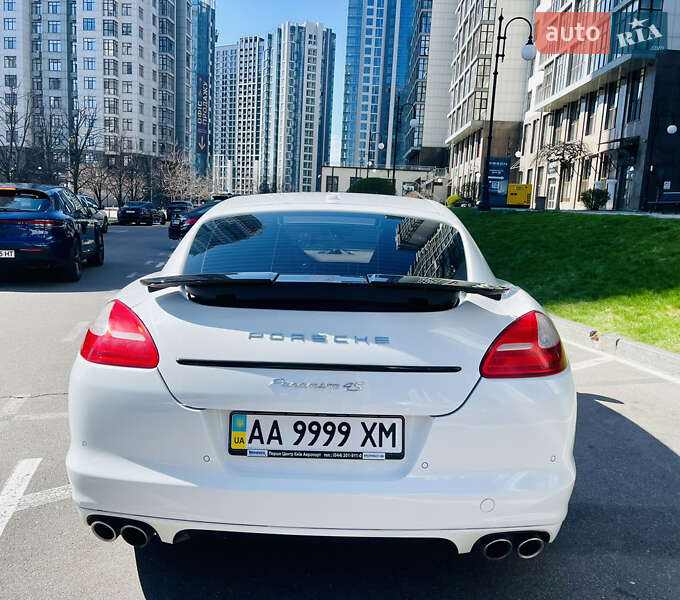 Фастбэк Porsche Panamera 2010 в Киеве