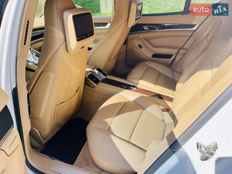 Фастбэк Porsche Panamera 2010 в Киеве