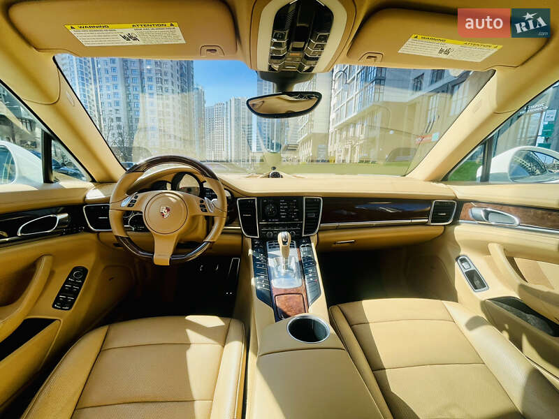 Фастбэк Porsche Panamera 2010 в Киеве