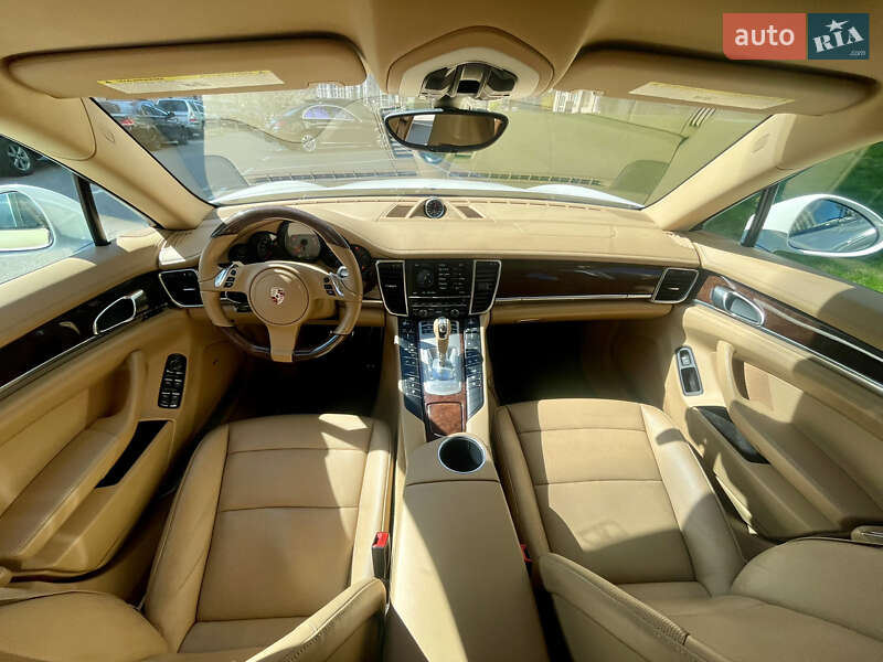 Фастбэк Porsche Panamera 2010 в Киеве