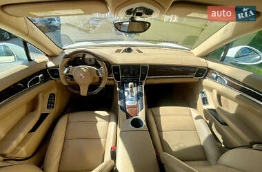 Фастбэк Porsche Panamera 2010 в 