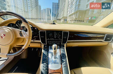 Фастбэк Porsche Panamera 2010 в 