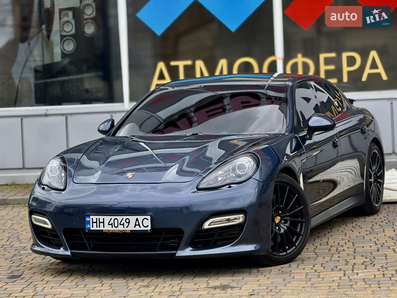 Фастбэк Porsche Panamera 2012 в Одессе
