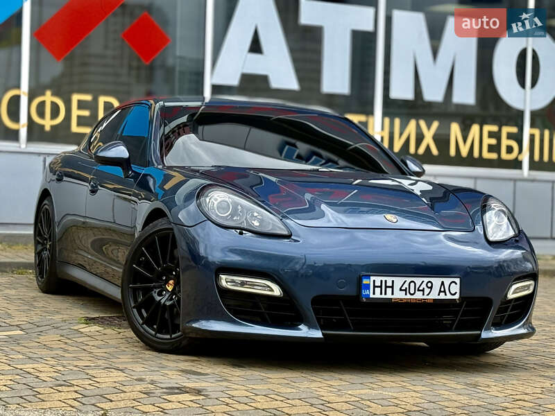 Фастбэк Porsche Panamera 2012 в Одессе