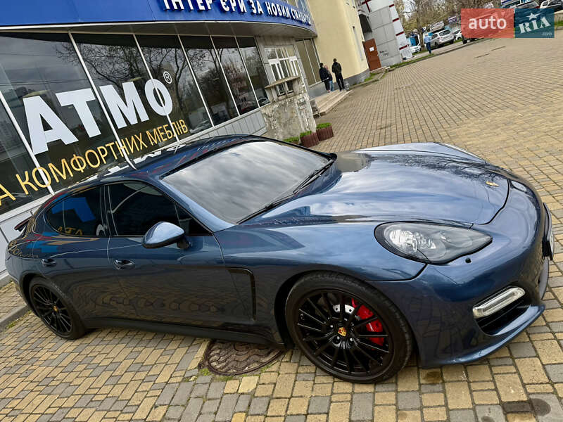 Фастбэк Porsche Panamera 2012 в Одессе