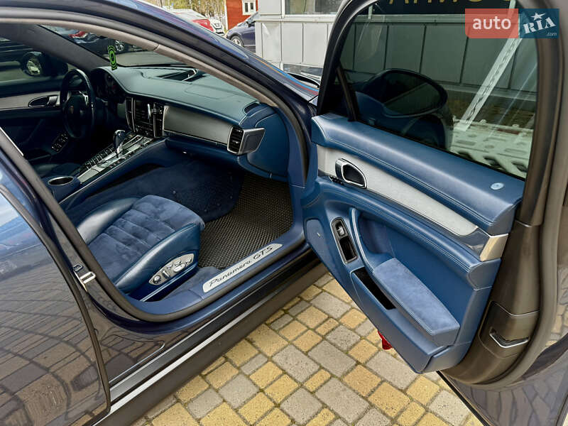 Фастбэк Porsche Panamera 2012 в Одессе
