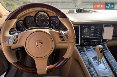 Фастбэк Porsche Panamera 2011 в 
