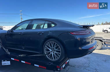 Фастбек Porsche Panamera 2018 в 