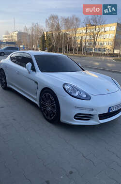 Фастбек Porsche Panamera 2015 в 